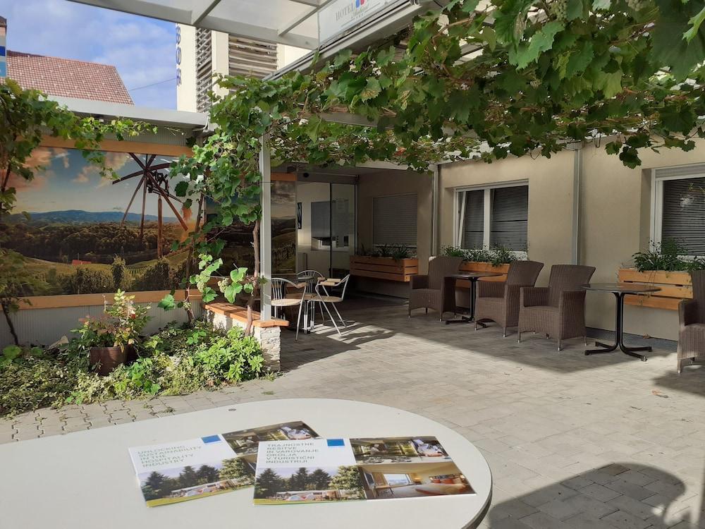 Hotel Tabor Μαριμπόρ Εξωτερικό φωτογραφία